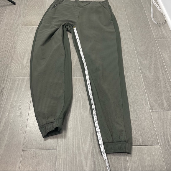 Athleta Textured Brooklyn Jogger Mountain Olive High Waisted Travel Hiking Pants - Picture 15 of 16